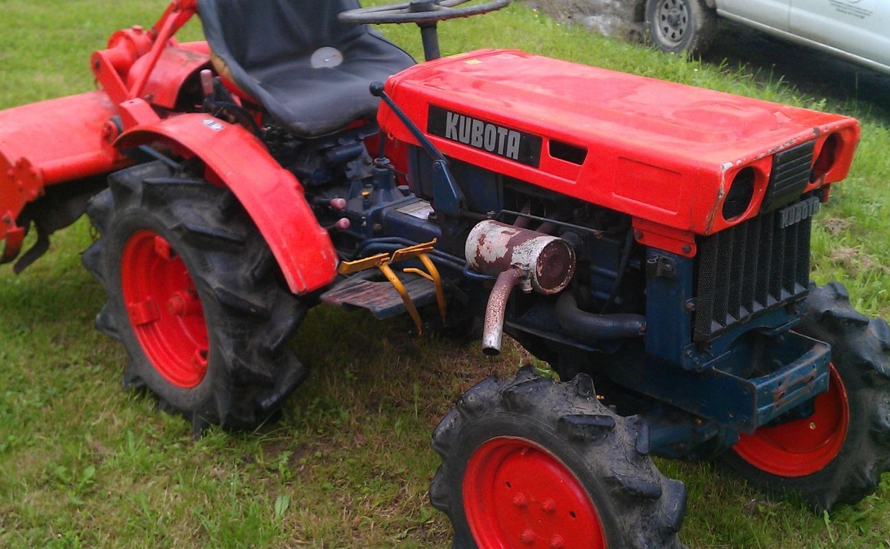 kubota b6000 USZCZELKA GŁOWICY